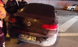 Kadıköy'de kontrolden çıkan otomobil bariyere çarptı