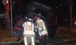 Kartal'da kontrolden çıkan araç trafik levhasına çarptı: 1 yaralı   