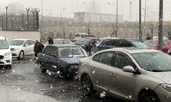 Başakşehir'de kar yağışı etkili oluyor