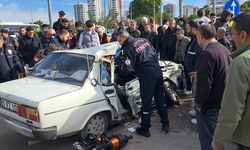 Adana’da Tofaş marka otomobil ile midibüs çarpıştı: 9 yaralı   