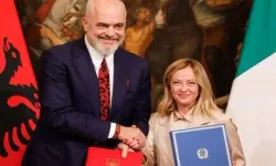 Arnavutluk ile İtalya arasında göçmen anlaşması
