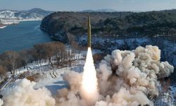 Kuzey Kore: Hipersonik orta menzilli füzesini test etti 