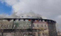 Sultangazi'de 4 katlı fabrikada yangın 