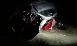 Kontrolden çıkan otomobil şarampole devrildi: 2 ölü, 1 ağır yaralı   