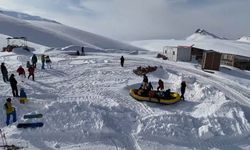 Ergan Kayak Merkezinde kar raftingi   