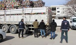 Amasya’da çöp dolu tırdan 3 kaçak göçmen çıktı 