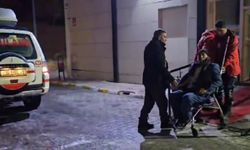 Van’da göğüs ağrısı olan hastaya kar ambulansıyla ulaşıldı   