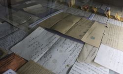 Yüzlerce yıllık el yazması ve nadir eserlere böyle sahip çıkılıyor   