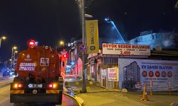 Gaziosmanpaşa’da 2 katlı iş yeri alev alev yandı   