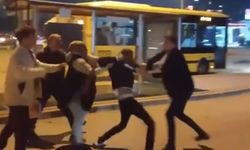 Otobüs şoförüyle yolcu arasında kavga çıktı, cadde ringe döndü   