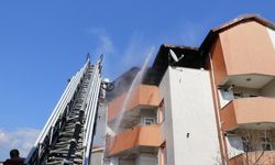 Kocaeli'de binanın çatısında çıkan yangın söndürüldü