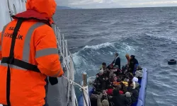 Kaderine terk edilen göçmenleri Sahil Güvenlik ekipleri kurtardı 