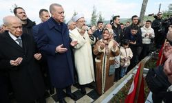 Cumhurbaşkanı Erdoğan, Kahramanmraş'ta Deprem Şehitleri Kabristanı'nı ziyaret etti 