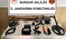 Burdur’da uyuşturucu ve kaçakçılık operasyonlarında 2 şahıs tutuklandı 