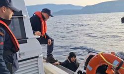 İzmir açıklarında 22 düzensiz göçmen yakalandı, 52'si kurtarıldı   