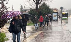Bursa’da şiddetli yağmur hayatı olumsuz etkiledi  