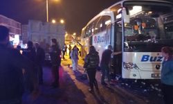 Antalya'da otobüs ve hafriyat kamyonu çarpıştı: 4 yaralı 