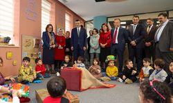 Aile ve Sosyal Hizmetler Bakan Yardımcısı Kıran, Gaziantep'te bebek kütüphanesi açtı