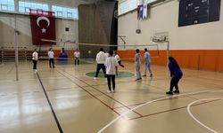 Tekirdağ'da özel gereksinimli çocuklar, üniversite öğrencileriyle voleybol maçı yaptı