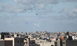Gazze'de havadan atılan yardımlar 5 sivilin ölümüne neden oldu 