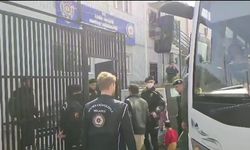 İzmir'de 'Kalkan-15' ile 40 düzensiz göçmen yakalandı  