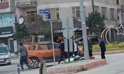 Elazığ’da otomobil motosiklete çarptı:1 yaralı   