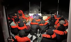 İzmir açıklarında 102 düzensiz göçmen yakalandı   