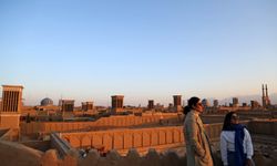 İran'daki doğal klima kuleleri hem evleri serinletiyor hem de görsel şölen sunuyor