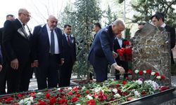 Cumhurbaşkanı Erdoğan'dan Türkeş'in mezarına ziyaret