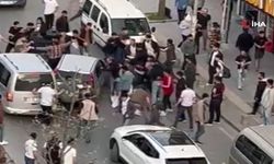 Esenyurt'ta eylemciler, otomobil sürücüsünü linç etmeye kalktı   