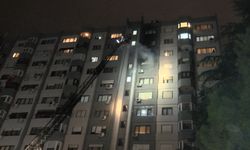 Bakırköy'de yangın! 15 katlı binadan alevler yükseldi...