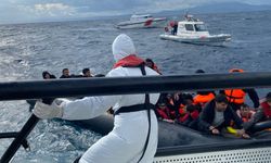 Ölüme terk edilen düzensiz göçmenler sahil güvenlik ekiplerince kurtarıldı