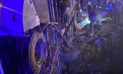 Aksaray'da yolcu otobüsü, şarampole yuvarlandı: 2 ölü, 34 yaralı