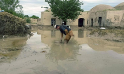 Afganistan'da sel: 300'den fazla kişi öldü