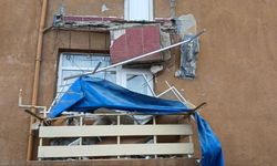 Avcılar'da balkonu çöken bina tahliye edildi