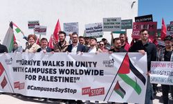 Bandırma Onyedi Eylül Üniversitesi'nde öğrenciler İsrail'in Gazze'ye saldırılarını protesto etti