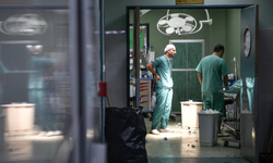 Gazze'de doktorların zaman ve yoklukla mücadelesi sürüyor