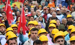 Zonguldak’ta 1 Mayıs kutlamaları! Çinli mühendisler yürüyüşe katıldı