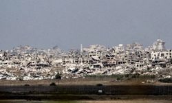 İsrail, Gazze'de sivillerin toplandığı alanı hedef aldı