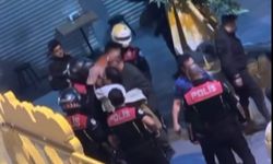 İzmir'de kavga ayırmaya giden polislere saldırı...