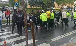 Taksim'de 1 Mayıs hareketliliği! Pankartlarla yürümek istediler polis ekipleri harekete geçti...