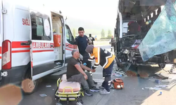 Afyonkarahisar'da yolcu otobüsü kamyonetle çarpıştı! 17 kişi yaralandı...