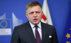 Slovakya Başbakanı Robert Fico hayati tehlikeyi atlattı