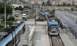 İstanbul'da korku dolu anlar! Beton mikseriyle tramvay çarpıştı