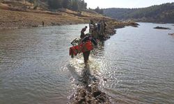 Serinlemek için gölete giren çocuk boğularak hayatını kaybetti