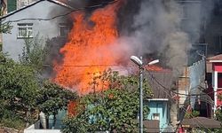 Beykoz'da gecekondu alev alev yandı