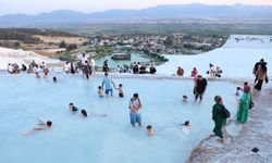 Pamukkale'yi 4 günde yaklaşık 32 bin ziyaretçi gezdi