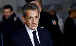 Fransa'nın eski cumhurbaşkanı Sarkozy'den Macron'a seçim tepkisi