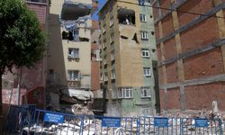 Bahçelievler’de 7 katlı binadaki çökme: Zarar gören binalardaki eşyalar çıkarılıyor