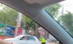 Rahatlığın böylesi! Trafik polisinin haklı sitemi gülümsetti